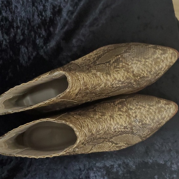 Gorgeous Raye Vegan Snakeskin 👢 Boots - Picture 2 of 12
